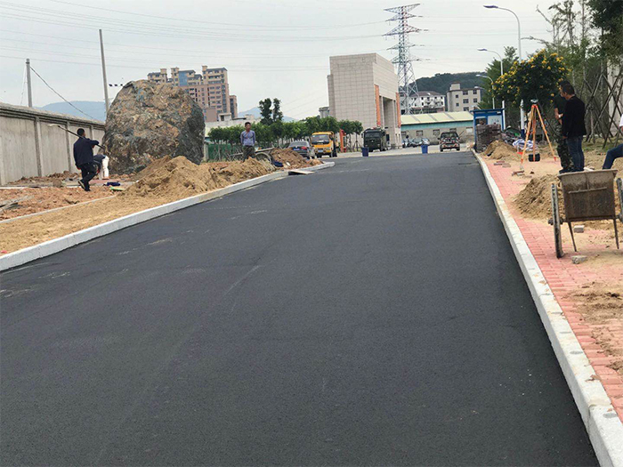 郑州职业技术学院道路沥青施工